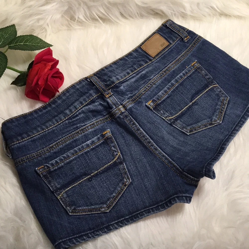 NWOT XXI Jean Shorts W26 - Picture 5 of 7